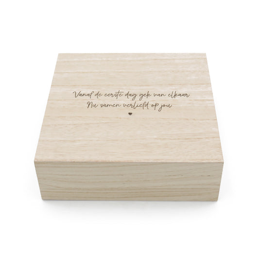 Houten kistje met gegraveerde quote of zin